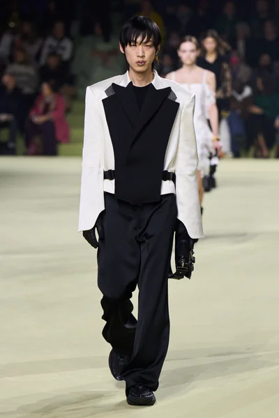 Look 65